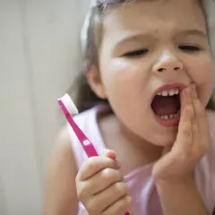 Ból zęba u dziecka: Natychmiastowa pomoc i kiedy do dentysty?