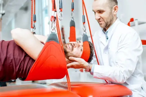 Rehabilitacja kręgosłupa lędźwiowego: Ile trwa Twój powrót do formy?
