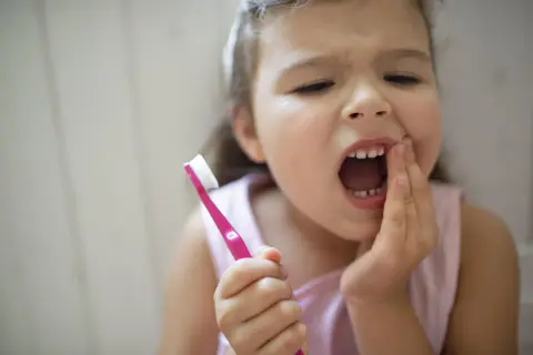 Ból zęba u dziecka: Natychmiastowa pomoc i kiedy do dentysty?
