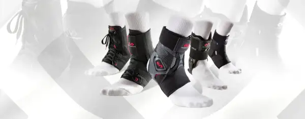 Gips czy orteza po skręceniu kostki? Kluczowe różnice
