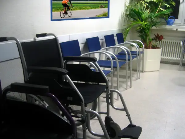 Szybka rehabilitacja NFZ Gdańsk: Jak skrócić czas oczekiwania?